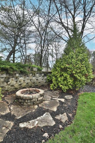 3827 Rockpointe Drive, Columbus, OH 43221