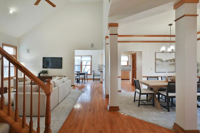 3827 Rockpointe Drive, Columbus, OH 43221