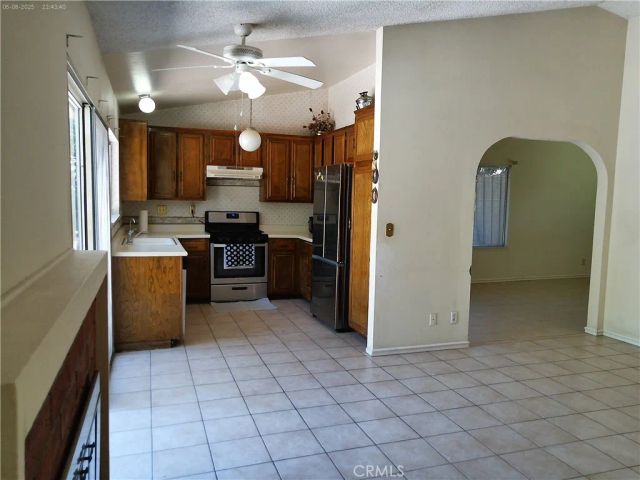 8307 Sedan, West Hills, CA 91304