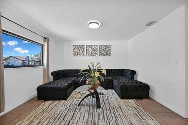 13216 SW 45th Ln, Miami, FL 33175