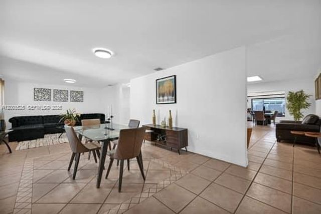 13216 SW 45th Ln, Miami, FL 33175