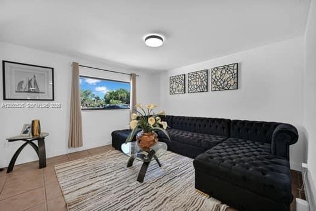 13216 SW 45th Ln, Miami, FL 33175