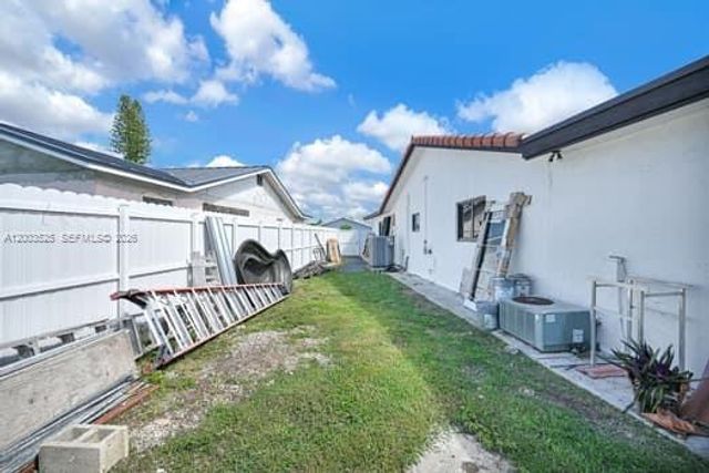 13216 SW 45th Ln, Miami, FL 33175