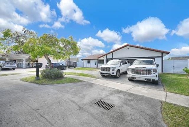 13216 SW 45th Ln, Miami, FL 33175