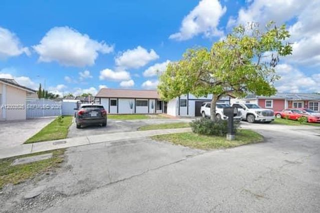 13216 SW 45th Ln, Miami, FL 33175