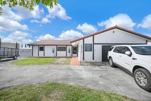 13216 SW 45th Ln, Miami, FL 33175