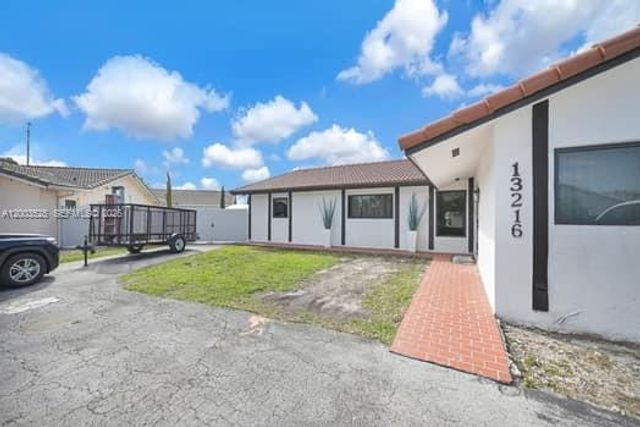 13216 SW 45th Ln, Miami, FL 33175