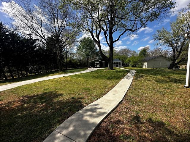 5 Robertson Way, Travelers Rest, SC 29690