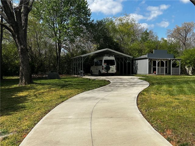 5 Robertson Way, Travelers Rest, SC 29690