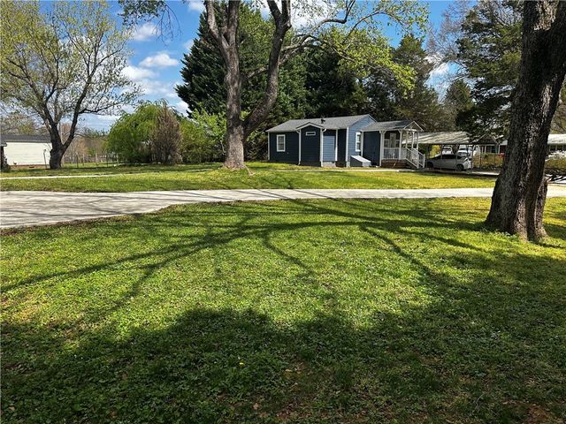 5 Robertson Way, Travelers Rest, SC 29690