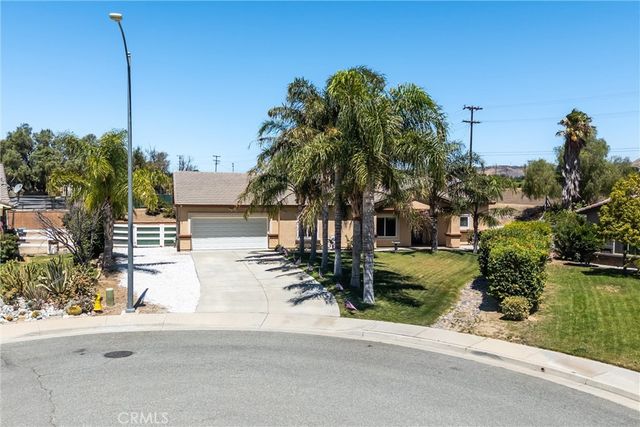 933 Driftwood, Banning, CA 92220