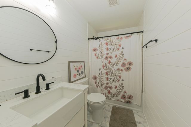 747 London Groveport Road, Lockbourne, OH 43137