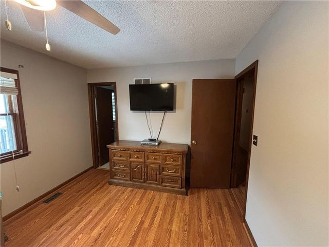 1104 Halsey Terrace, Harrisonville, MO 64701