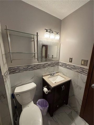 1104 Halsey Terrace, Harrisonville, MO 64701