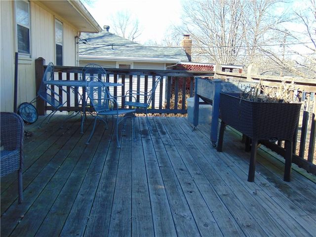 1104 Halsey Terrace, Harrisonville, MO 64701