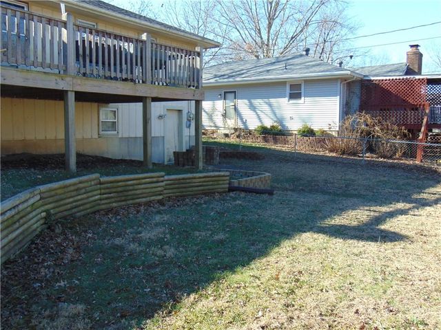 1104 Halsey Terrace, Harrisonville, MO 64701