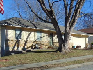 1104 Halsey Terrace, Harrisonville, MO 64701