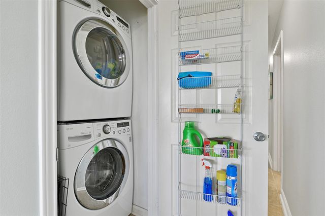 23178 Fresca Street, Galveston, TX 77554