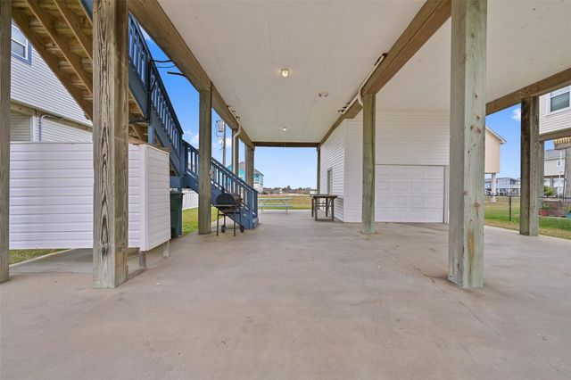 23178 Fresca Street, Galveston, TX 77554