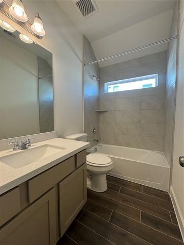 3208 La Rambla Drive, Houston, TX 77047