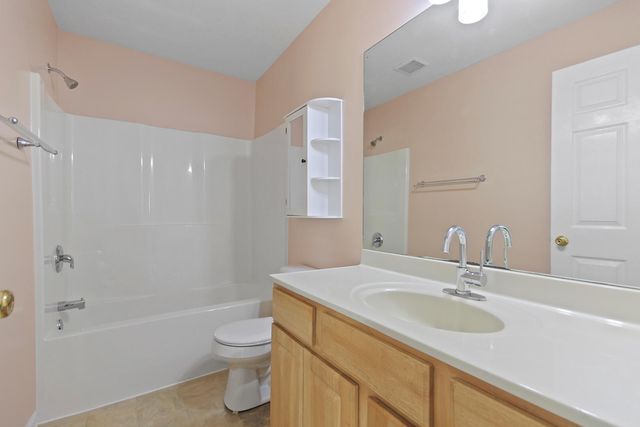 2305 THOMAS DR, Columbia, MO 65202