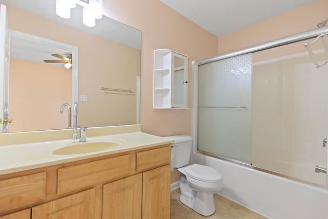 2305 THOMAS DR, Columbia, MO 65202