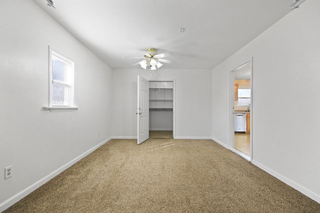 2305 THOMAS DR, Columbia, MO 65202