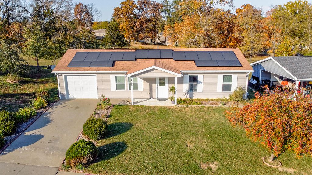 2305 THOMAS DR, Columbia, MO 65202