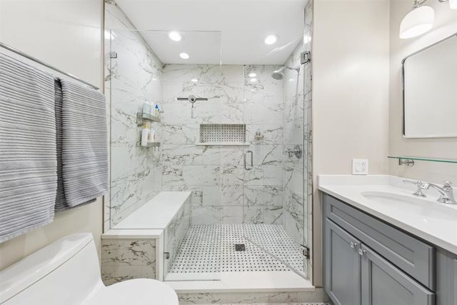 2555 N Southport Avenue 3, Chicago, IL 60614