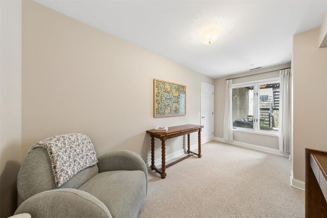 2555 N Southport Avenue 3, Chicago, IL 60614