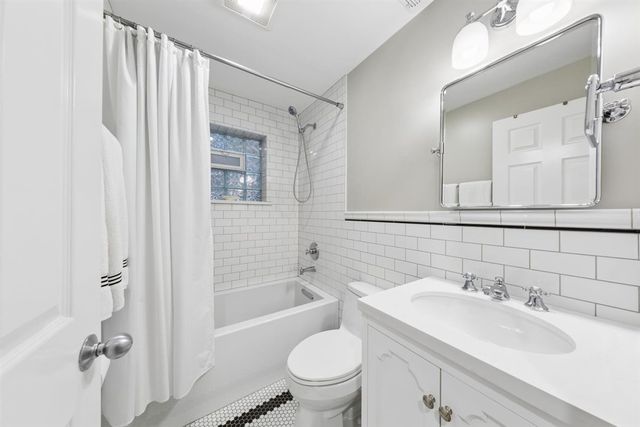 2555 N Southport Avenue 3, Chicago, IL 60614