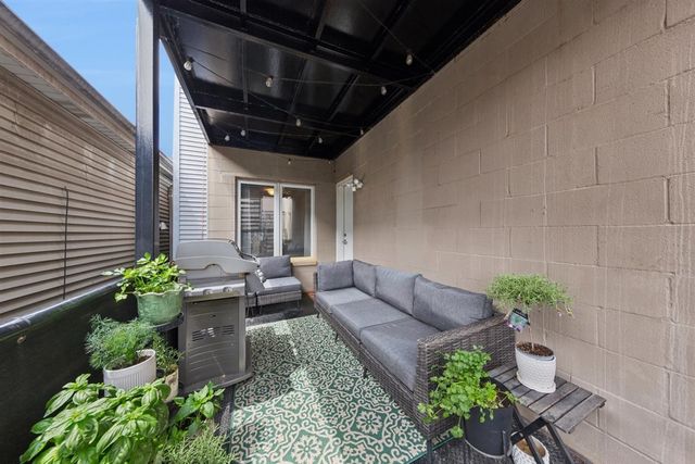 2555 N Southport Avenue 3, Chicago, IL 60614