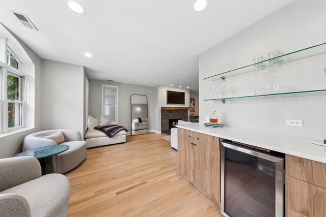 2555 N Southport Avenue 3, Chicago, IL 60614