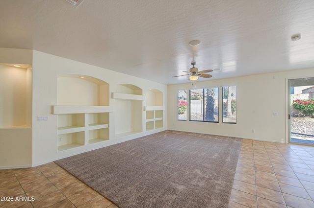 40353 N PARISI Place, San Tan Valley, AZ 85140