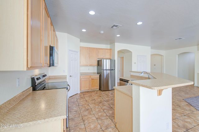 40353 N PARISI Place, San Tan Valley, AZ 85140