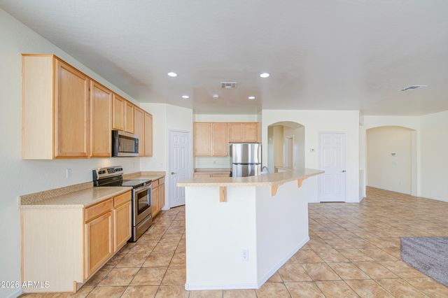 40353 N PARISI Place, San Tan Valley, AZ 85140