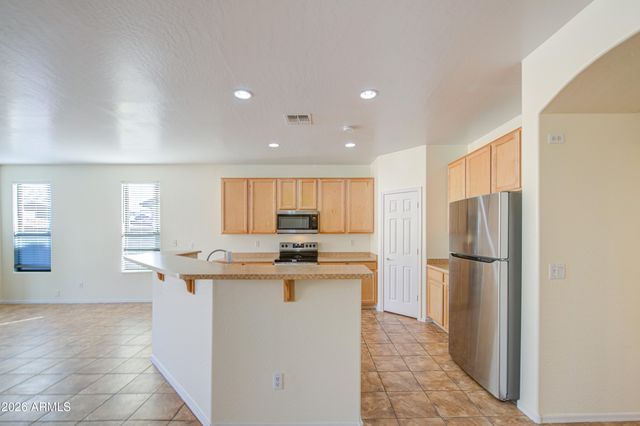 40353 N PARISI Place, San Tan Valley, AZ 85140