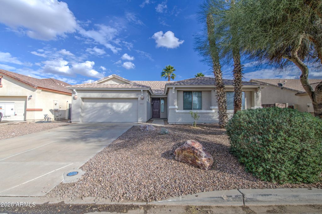 40353 N PARISI Place, San Tan Valley, AZ 85140