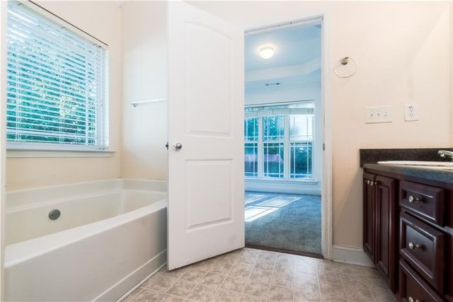 404 WOODCREEK, Griffin, GA 30224
