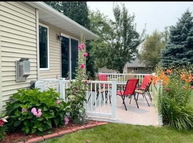 5702 Daisy Drive, Waterloo, IA 50701