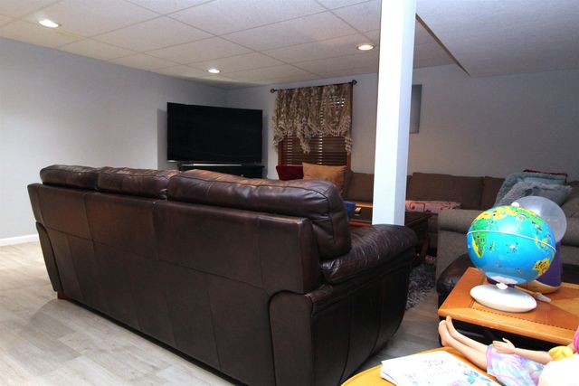 5702 Daisy Drive, Waterloo, IA 50701