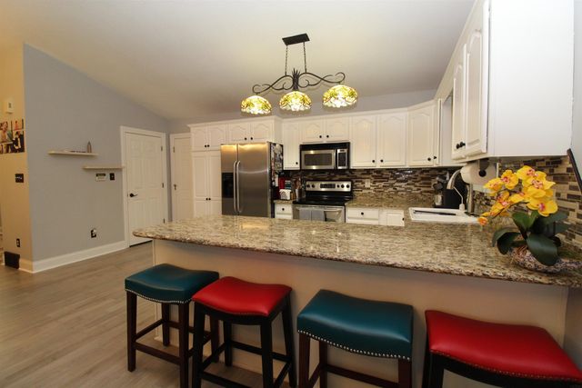 5702 Daisy Drive, Waterloo, IA 50701