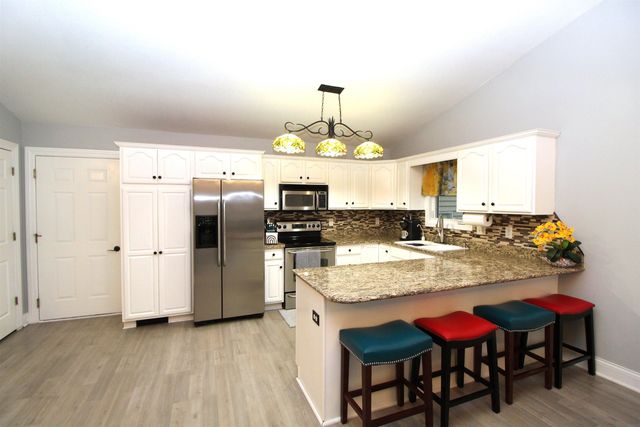5702 Daisy Drive, Waterloo, IA 50701