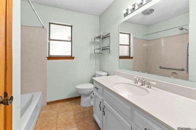 1815 Stonegate Ct, Baton Rouge, LA 70815