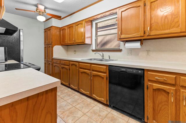 1815 Stonegate Ct, Baton Rouge, LA 70815