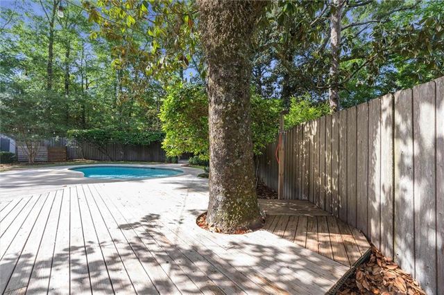 245 Carmel Drive E, Mobile, AL 36608