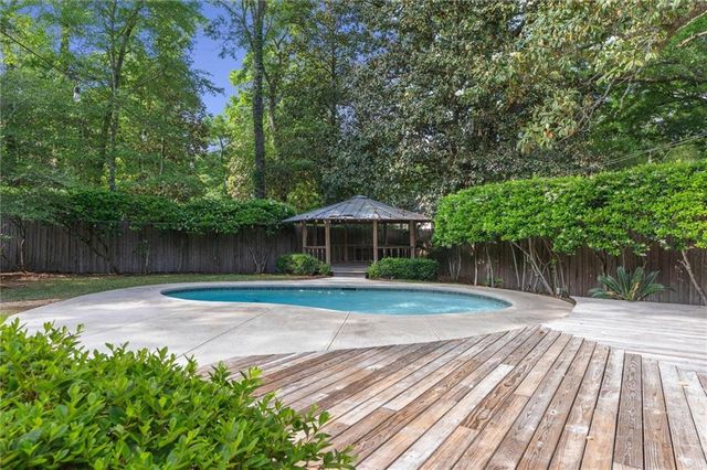 245 Carmel Drive E, Mobile, AL 36608
