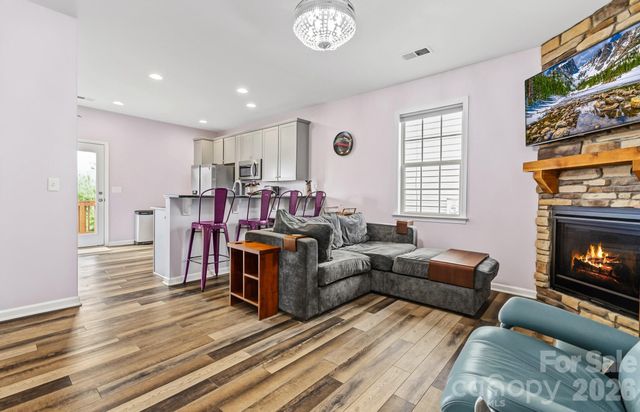 91 Cardwell Lane, Fletcher, NC 28732