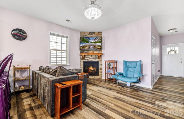 91 Cardwell Lane, Fletcher, NC 28732