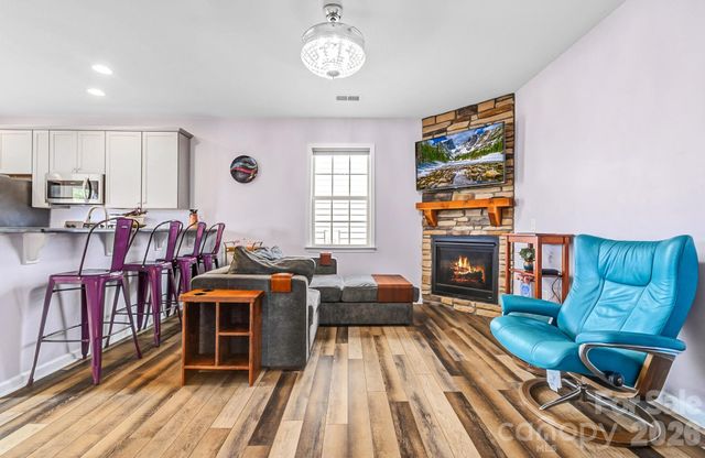 91 Cardwell Lane, Fletcher, NC 28732